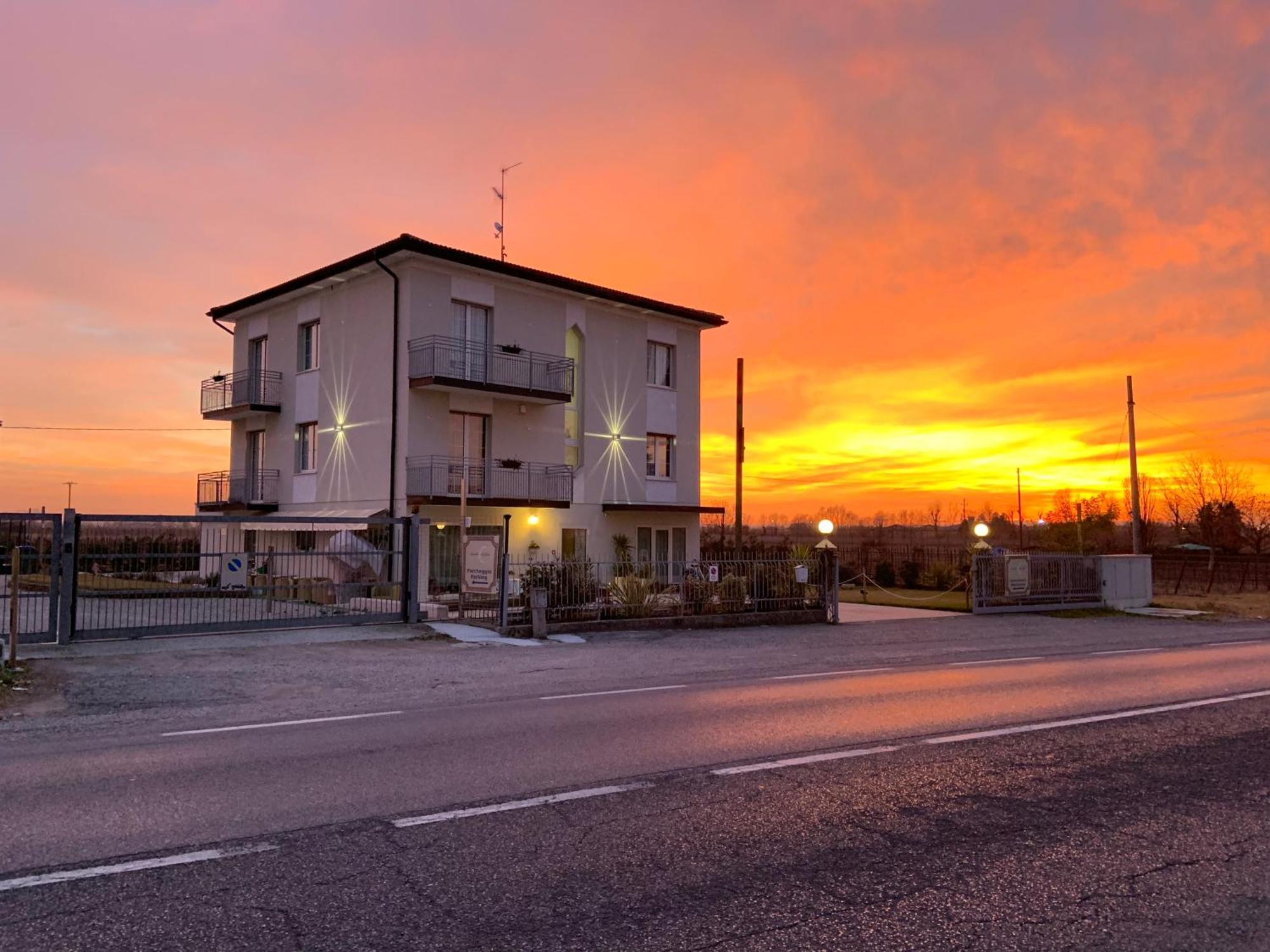 Incanto Di Luna Hotel Sirmione Kültér fotó